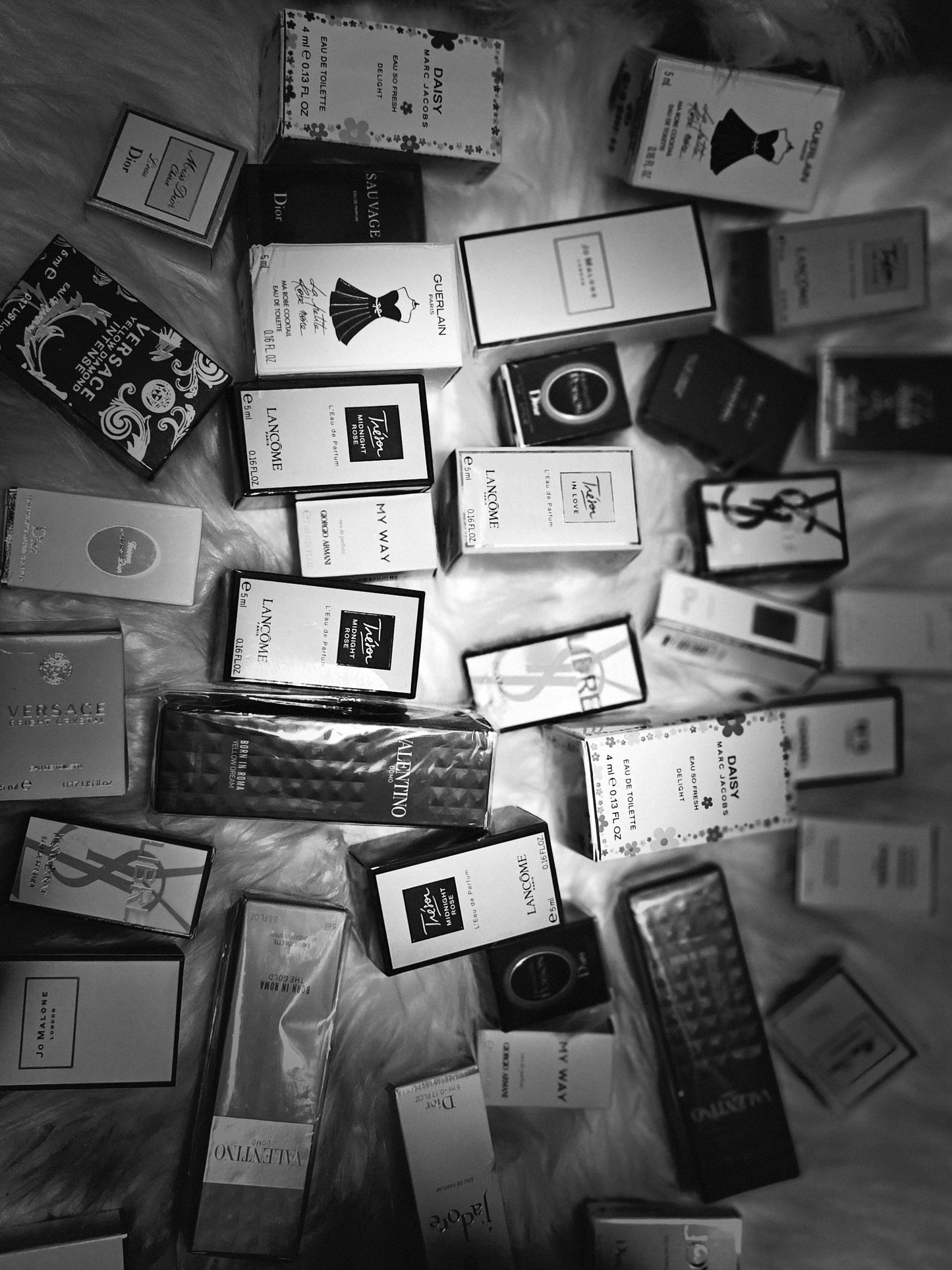 Travel box Small Makeup Bag with LED Mirror & Perfume inside – Portable Vanity Case